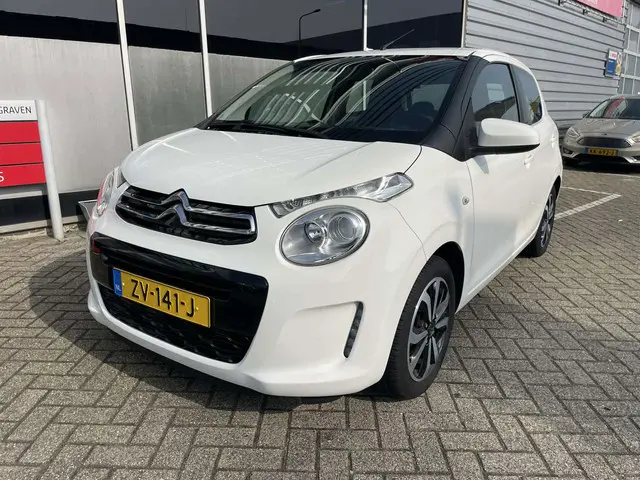 Citroën C1 1.0 VTi Shine / camera / navigatie 2019 Benzine 15