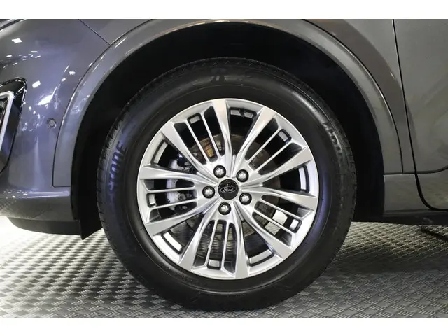 Ford Kuga 2.5 PHEV Vignale 2023 Hybride Benzine 11