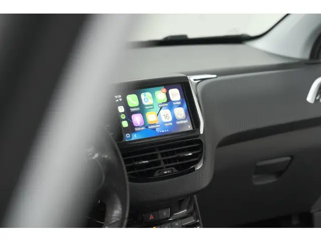 Peugeot 2008 PureTech 110 EAT6 GT 2017 Benzine 58