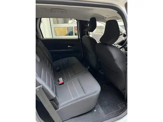 Dacia Jogger 1.0 TCe 110 Expression 2024 Benzine 9