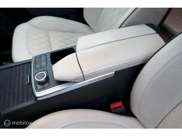 Mercedes-Benz M-Klasse 500 2013 Benzine 20