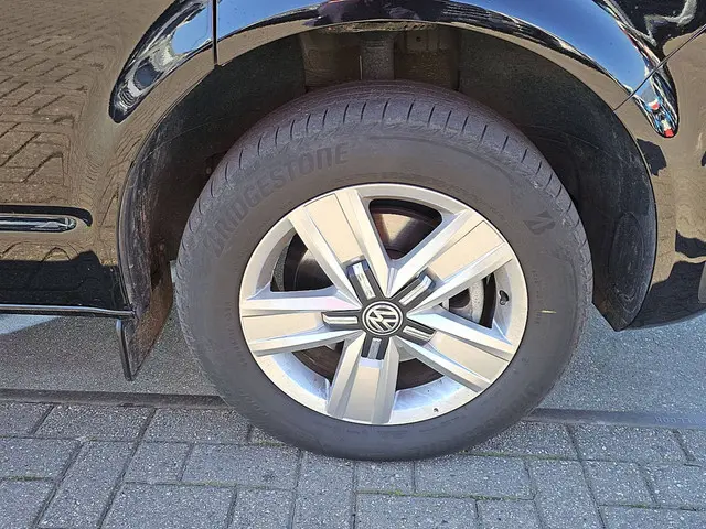 Volkswagen Transporter 2.0 TDI 2023 Diesel 16