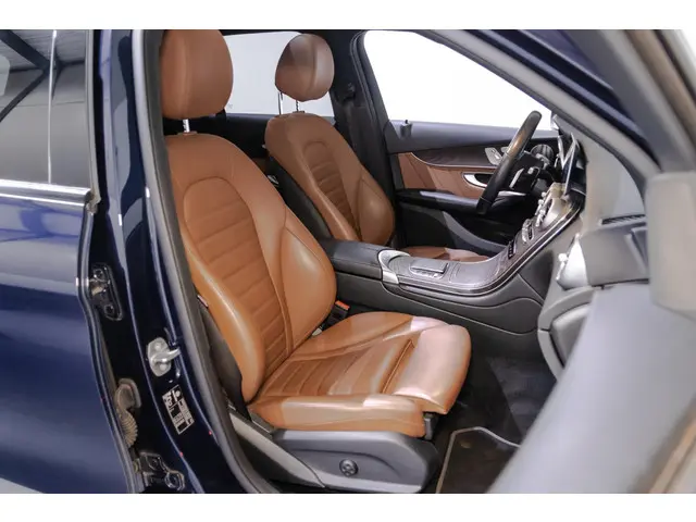 Mercedes-Benz GLC 300e 4MATIC 2021 Hybride Benzine 36