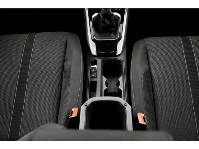 Volkswagen T-Roc 1.0 TSI Life zwart 2023 Benzine 23