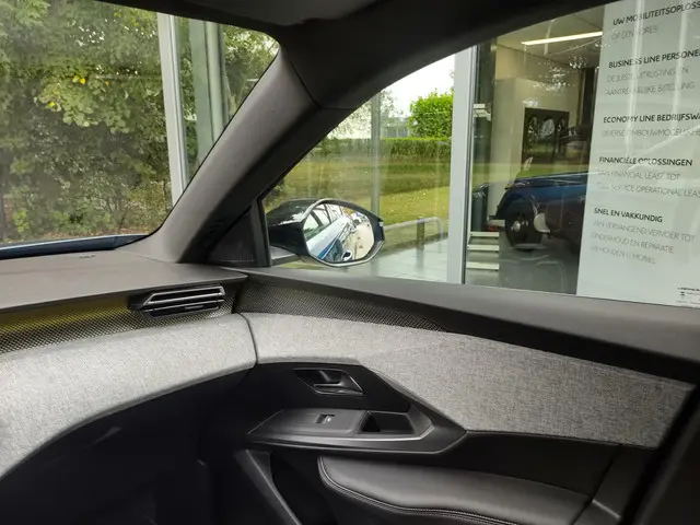 Peugeot e-5008 GT 73 kWh 2024 Elektrisch 23