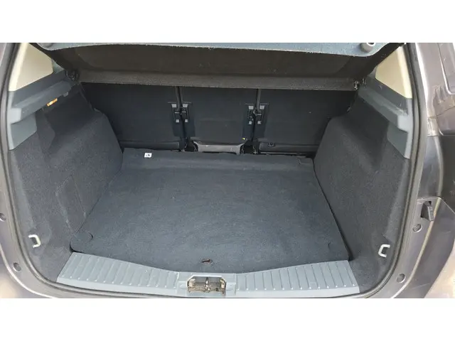 Ford C-MAX 1.0 Edition 2014 Benzine 31