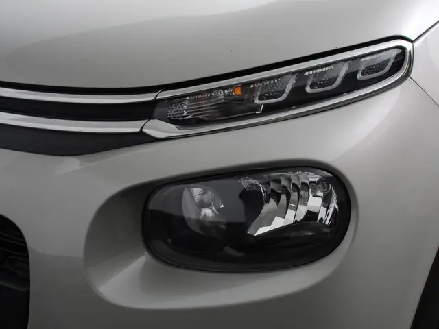 Citroën C3 1.2 PureTech S&S Feel Edition 2018 Benzine 34