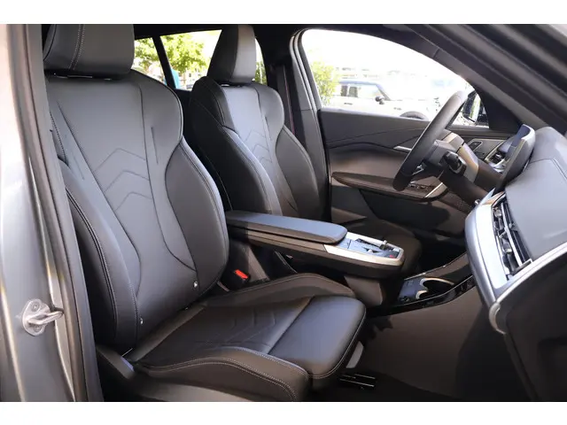 BMW iX2 eDrive20 67 kWh M Sport Edition 2025 Elektrisch 8