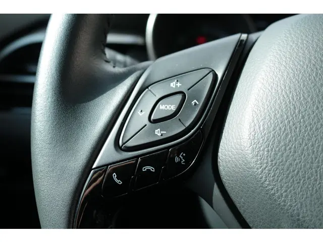 Toyota C-HR 2.0 Hybrid Executive 2021 Hybride Benzine 21