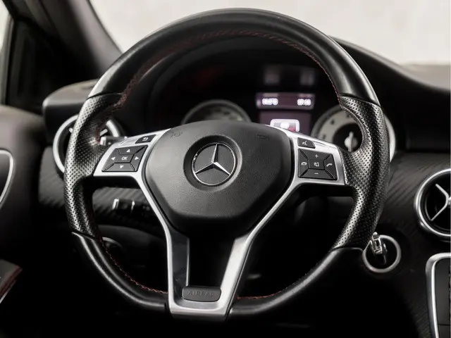 Mercedes-Benz A-Klasse 180 AMG Sport 2015 Benzine 18