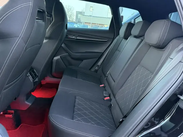 Škoda Karoq 1.5 TSI ACT Sportline Business 2020 Benzine 23