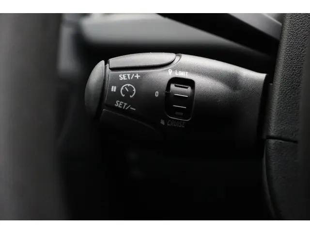 Peugeot 208 1.2 PureTech 82pk Blue Lion 2018 Benzine 22