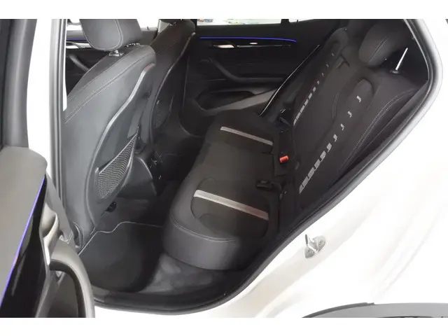 BMW X2 sDrive20i 192pk Exe Edition 2020 Benzine 33