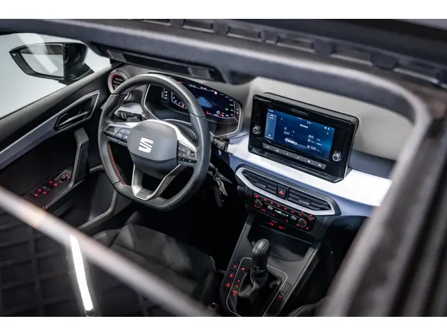 SEAT Ibiza Hatchback FR 1.5 Zwart Pano 2025 Benzine 22