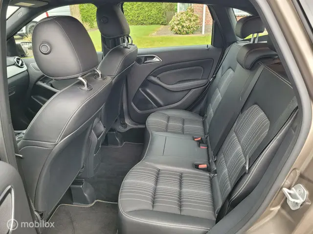 Mercedes-Benz B-Klasse 180, clima, navi. 2012 Benzine 15