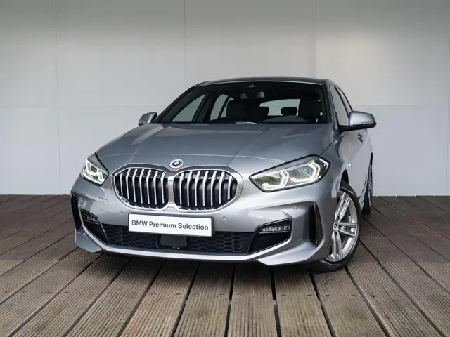 BMW 1 Serie 5-deurs 118i 2023 Benzine 27