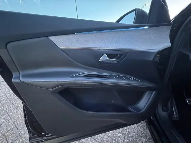 Peugeot 3008 1.2 PureTech Allure Pack 2021 Benzine 19