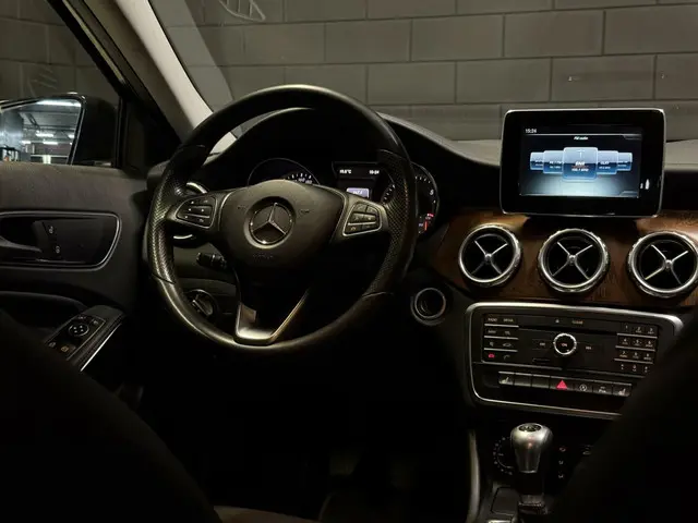 Mercedes-Benz GLA 180 d Prestige 2015 Diesel 11