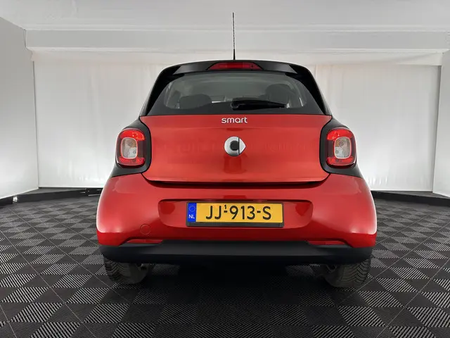 Smart Forfour 1.0 Pure Cool&Audio-Pack 2016 Benzine 5