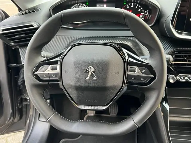 Peugeot 208 1.2 PureTech Allure 2022 Benzine 30