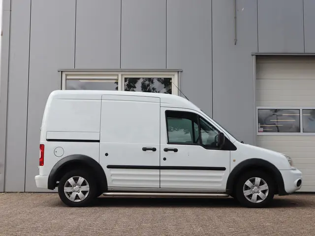 Ford Transit Connect T230L 1.8 TDCi Trend 2013 Diesel 4