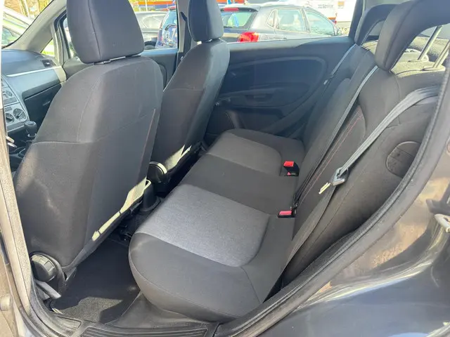Fiat Punto 1.2 69cv Pop 2012 Benzine 7