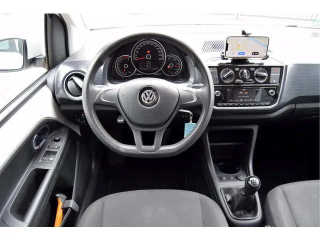 Volkswagen up! 1.0 BMT move up! 2017 Benzine 14