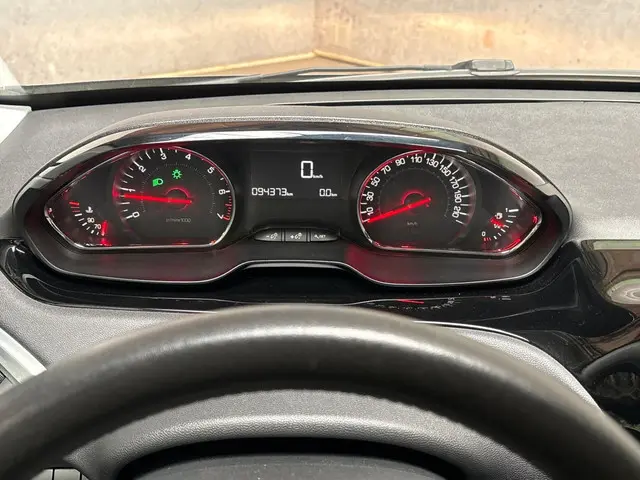 Peugeot 208 1.2 PureTech Sport 2015 Benzine 18