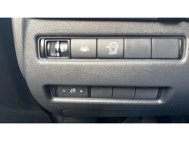 Nissan QASHQAI 1.3 MHEV N-Connecta 2023 Benzine 12