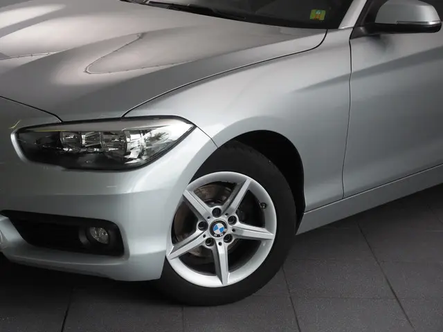 BMW 1 Serie 118i Essential 2015 Benzine 14