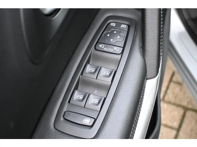 Renault Kadjar TCe 140 Intens 2021 Benzine 25