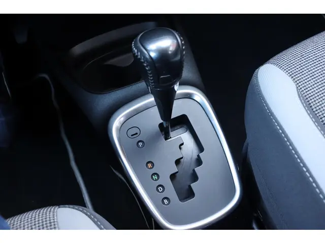 Toyota Yaris 1.5 Hybrid Y20, Navi 2019 Hybride Benzine 18