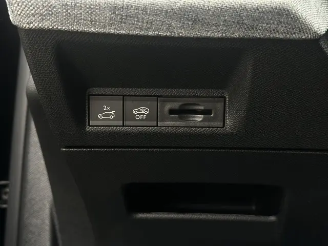 Peugeot 3008 1.2 Hybrid 145 GT 2026 Hybride Benzine 29