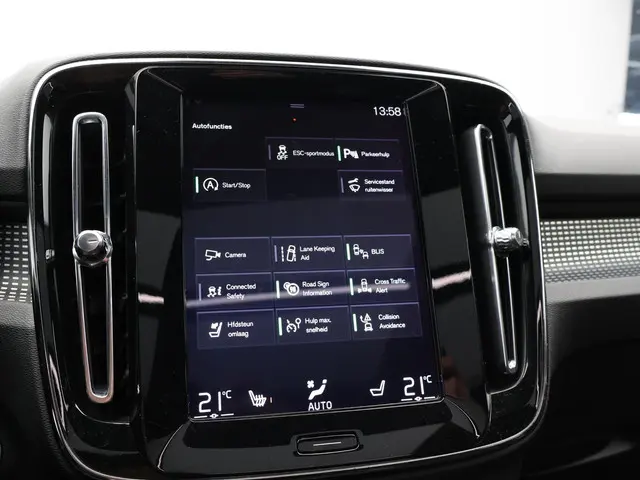 Volvo XC40 T3 Automaat R-Design 2020 Benzine 19