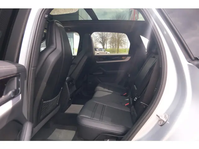 Porsche Cayenne 3.0 E-Hybrid 2023 Hybride Benzine 29