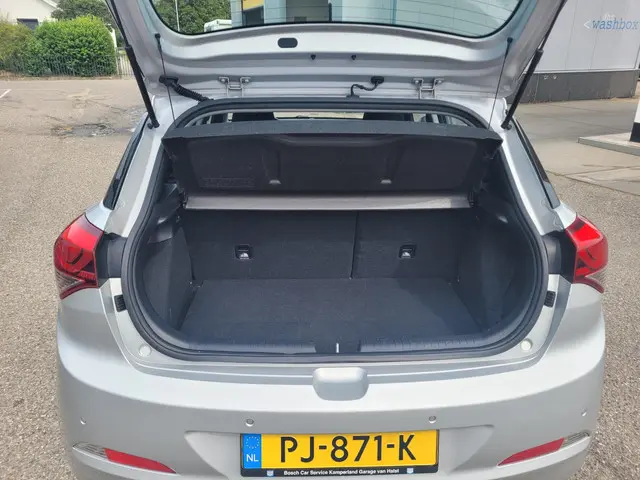 Hyundai i20 1.0 T-GDI Comfort 2017 Benzine 10