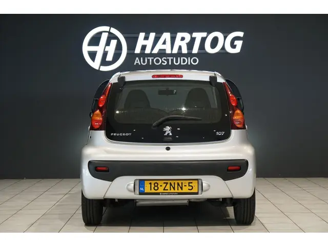 Peugeot 107 1.0 2013 Benzine 10