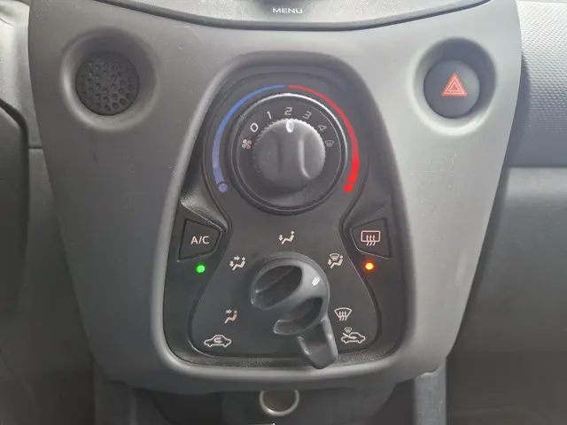 Peugeot 108 1.0 e-VTi Active 2021 Benzine 16