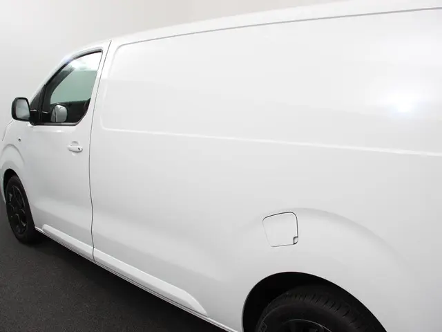 Opel Vivaro 1.5 Diesel 120 S&S L3 2024 Diesel 30