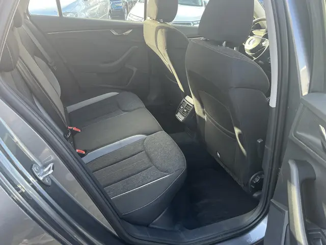 Škoda Kamiq 1.0 TSi DSG Style 2023 Benzine 24