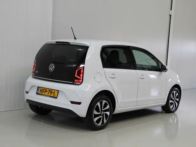 Volkswagen up! 1.0 Active 5drs. Clima | Apps 2021 Benzine 2