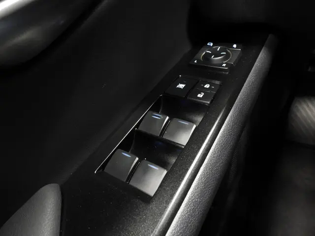 Lexus UX 250h Preference Line 2021 Hybride Benzine 18