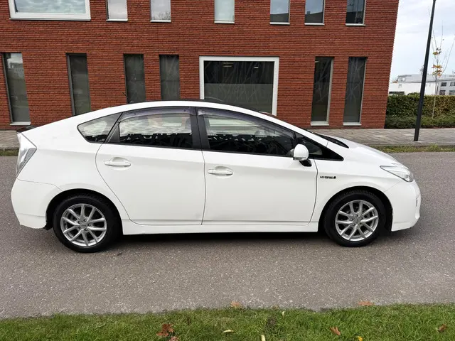 Toyota Prius 1.8 Comf 136PK 2014 Hybride Benzine 6