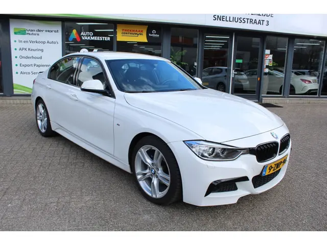 BMW 3 Serie 316i Executive 2015 Benzine 4
