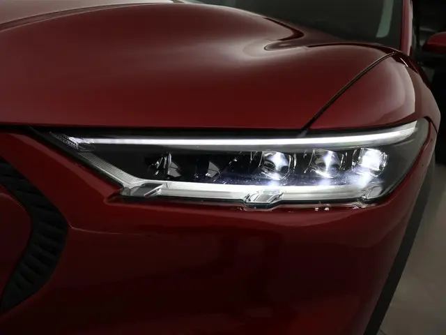 Ford Mustang Mach-E 75kWh LUCID RED 2020 Elektrisch 6