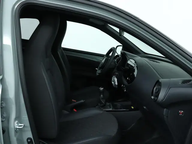 Toyota Aygo X 1.0 VVT-i MT Envy 2024 Benzine 19