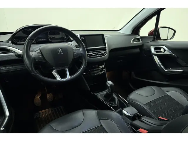 Peugeot 2008 1.2 PureTech Allure 2016 Benzine 16
