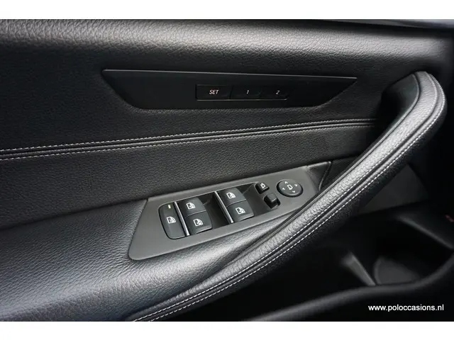 BMW 5 Serie 540i High Executive 2017 Benzine 14