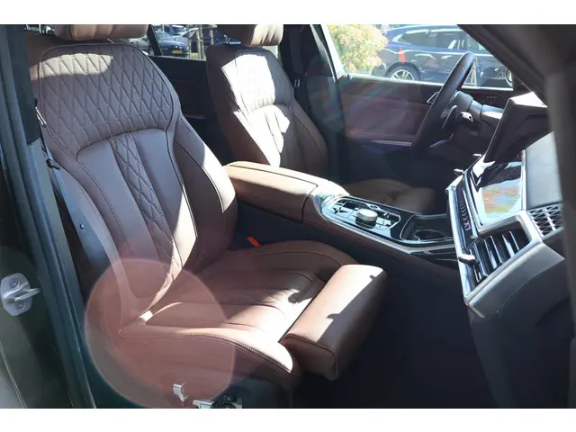 BMW X7 xDrive40i 2025 Benzine 7