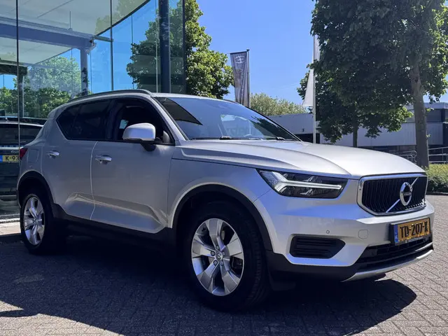 Volvo XC40 2.0 T4 Momentum 2018 Benzine 17